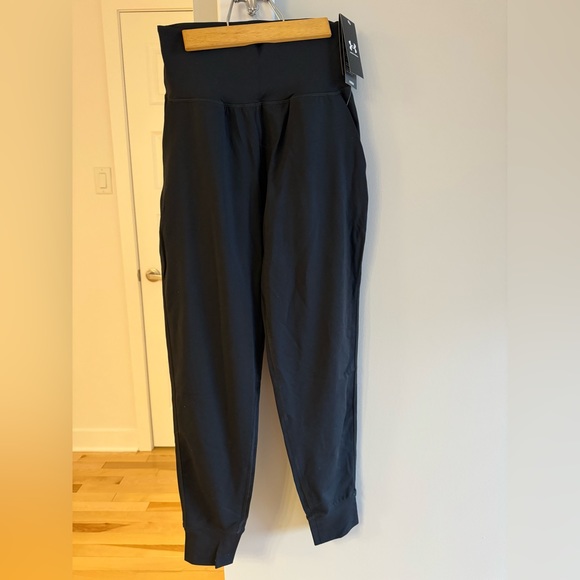 Under Armour Women’s Fitted Jogger - Picture 2 of 7